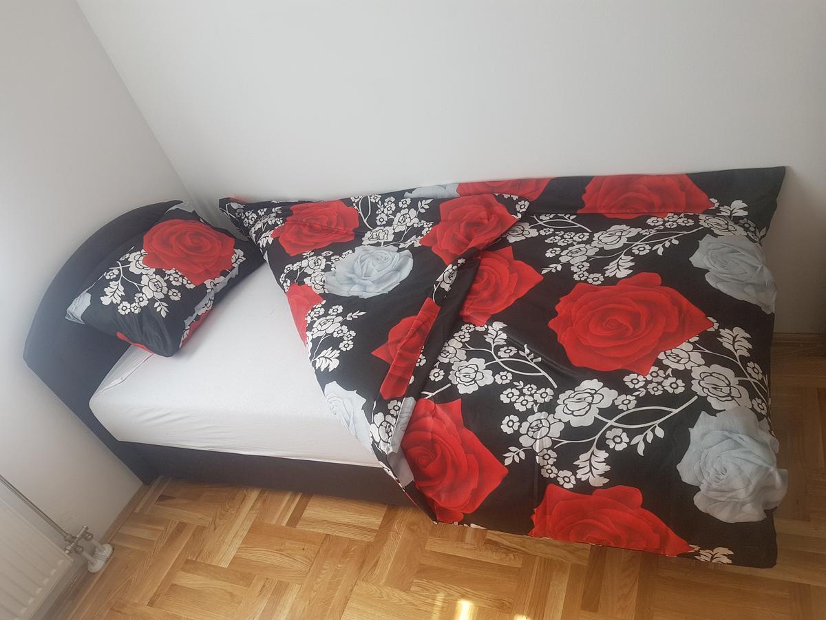 Apartment Kosmos Баня Лука Екстериор снимка